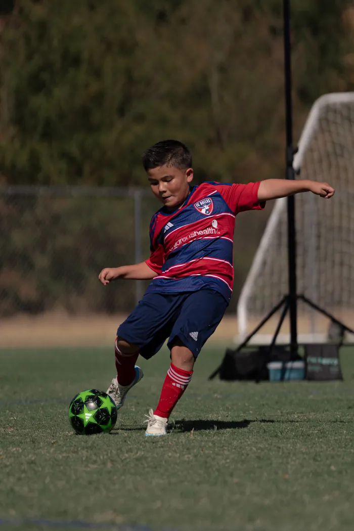 Lee, FC Dallas number 5, game action photo 2 of 18