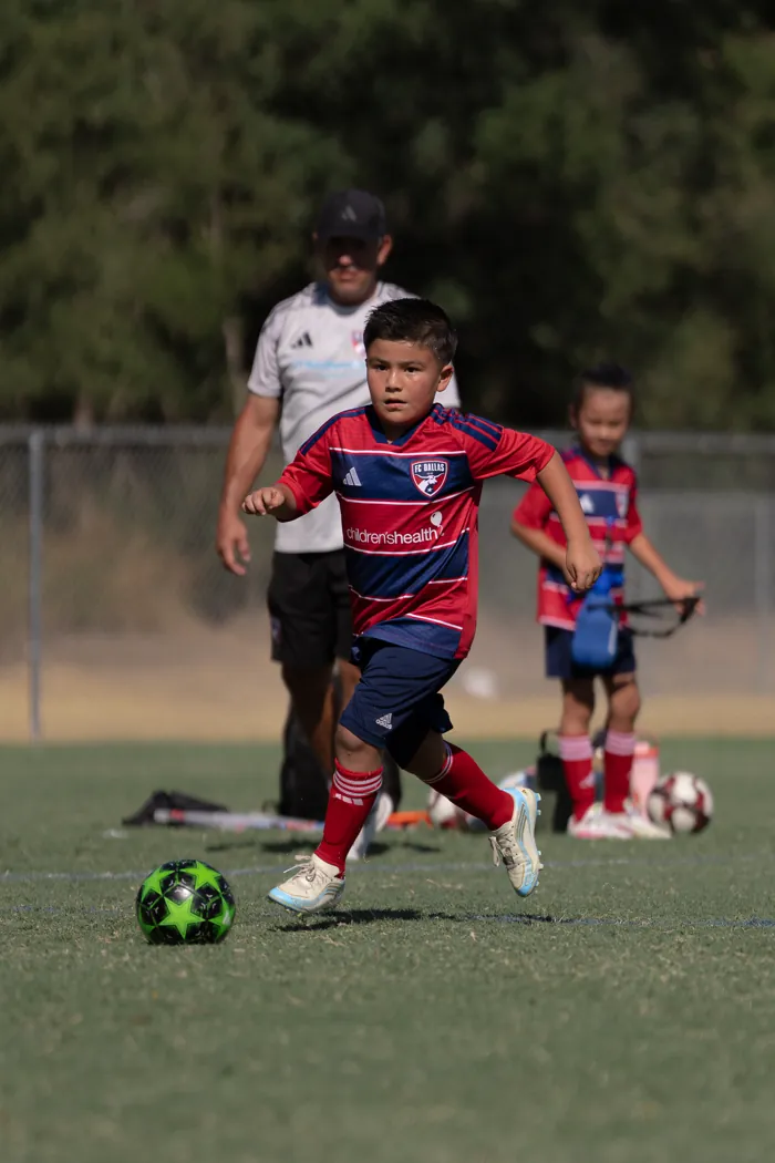 Lee, FC Dallas number 5, game action photo 5 of 18