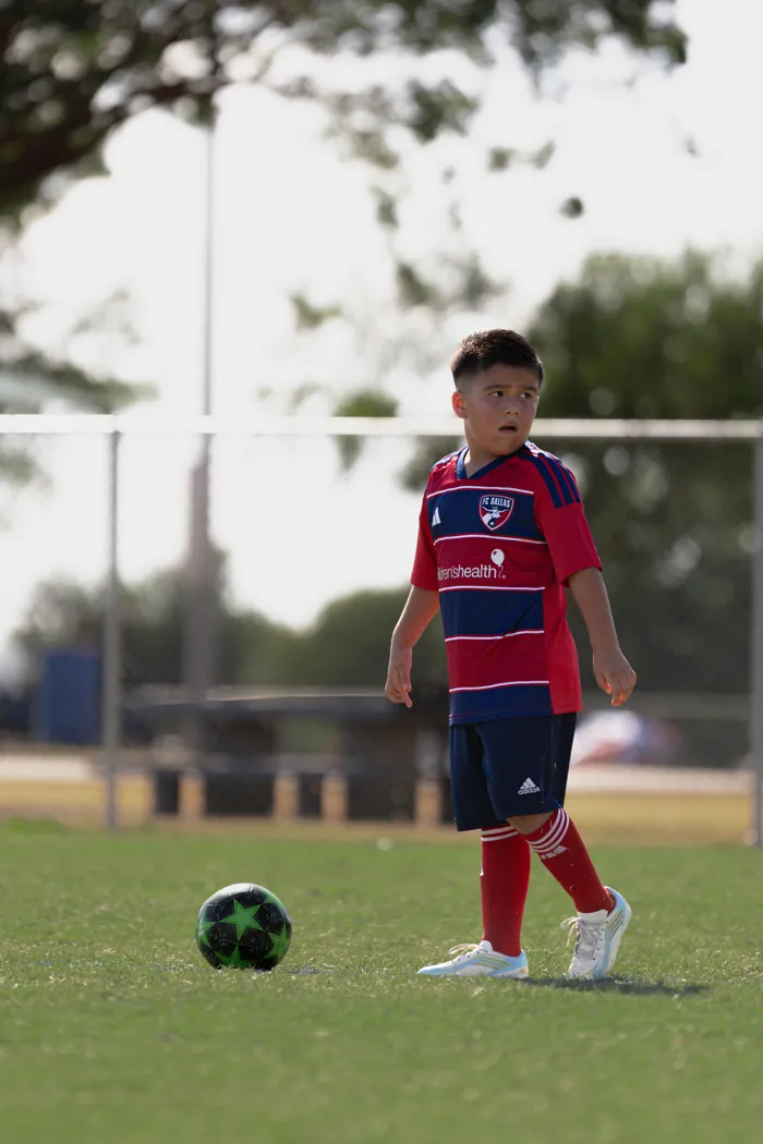 Lee, FC Dallas number 5, game action photo 9 of 18