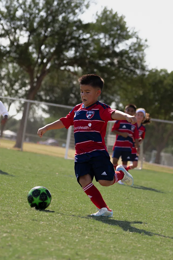 Lee, FC Dallas number 5, game action photo 10 of 18