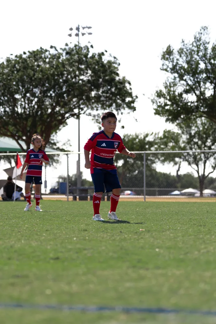 Lee, FC Dallas number 5, game action photo 12 of 18
