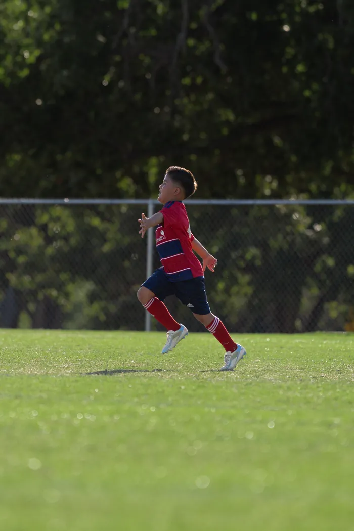 Lee, FC Dallas number 5, game action photo 14 of 18